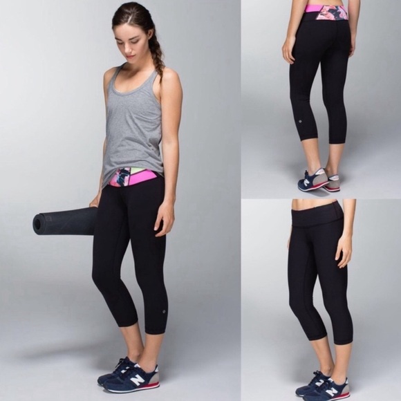 LULULEMON Wunder Under Secret Garden Reversible Leggings - Size 6 - Picture 2 of 16